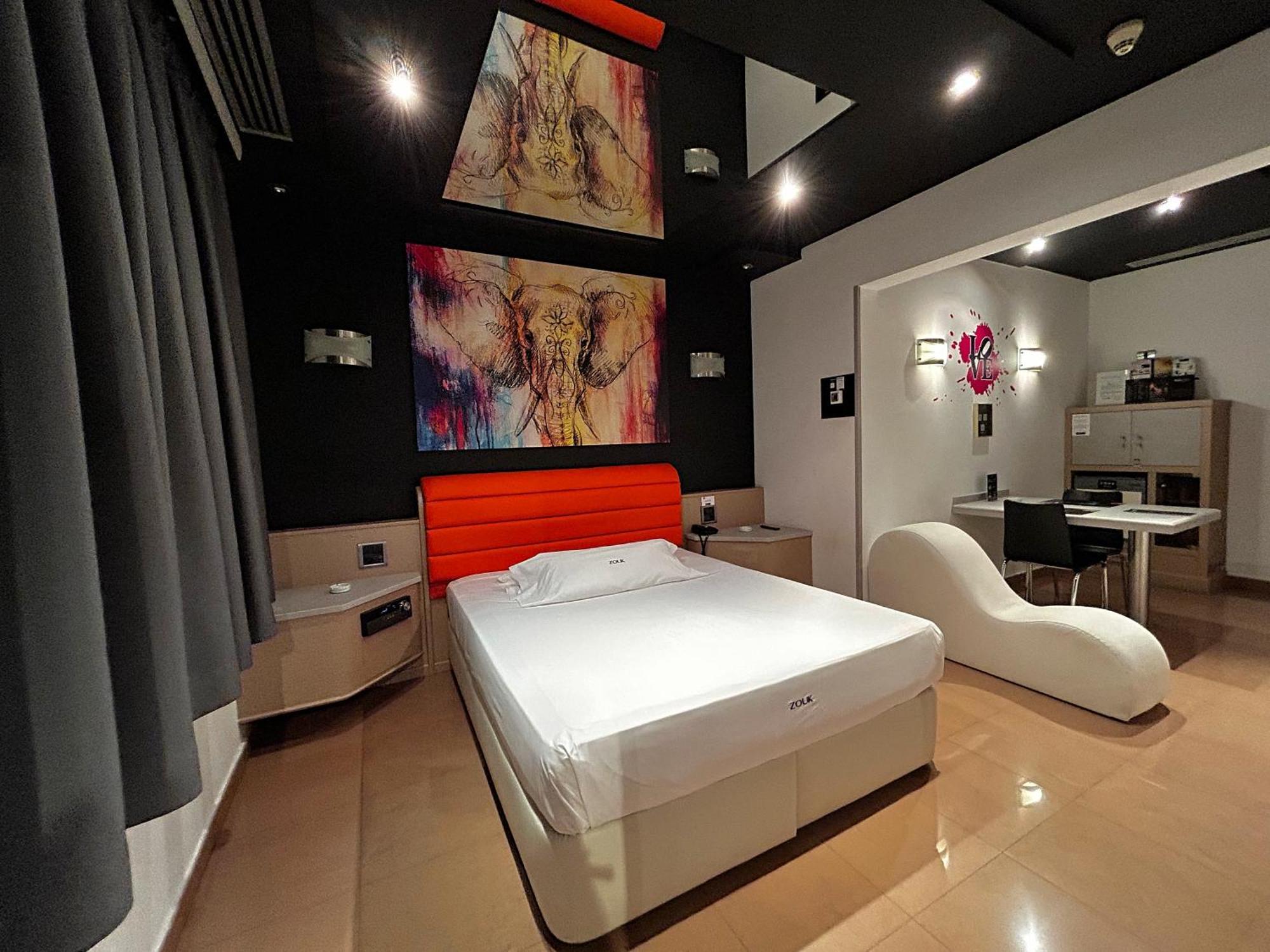 Zouk Hotel (Adults Only) Alcalá de Henares Eksteriør bilde